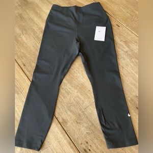 Brand New w/Tags Nike One Black Crop Dri Fit Pants  Sz Medium